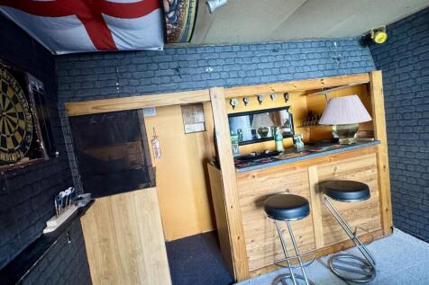 Garage/Games Room