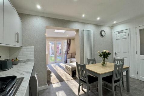 Dining kitchen