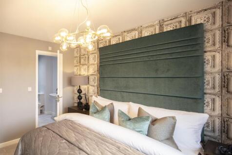 Principal bedroom