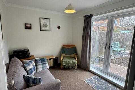 Sitting/Dining Room
