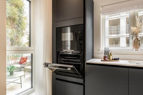 North Gate Park, Show Apartment,