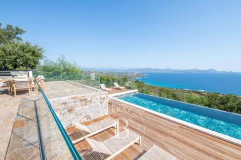 EXCEPTIONAL VILLA SEA VIEW