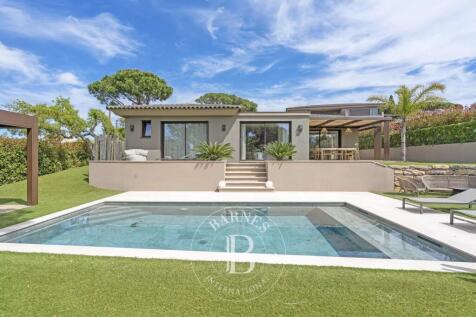MODERN VILLA