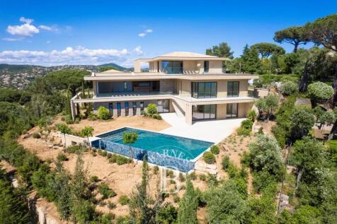CONTEMPORARY VILLA