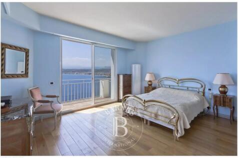 Bedroom Wooden floor