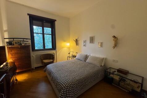 Large bedroom