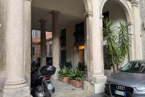 Main entrance 