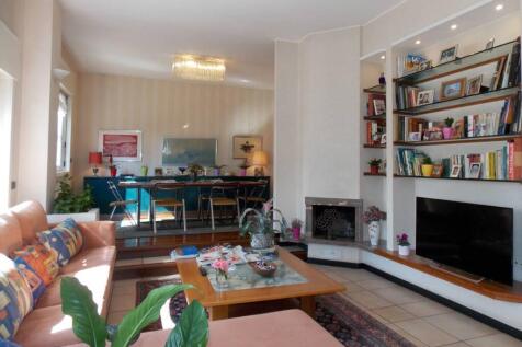 Tv room