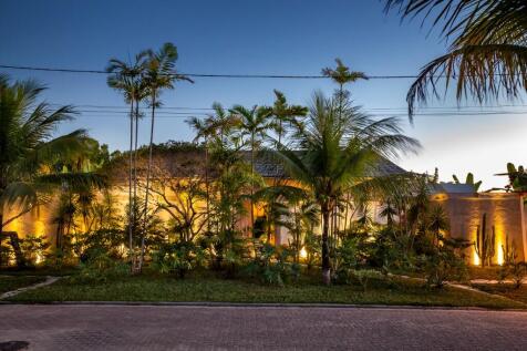 Entrace Villa