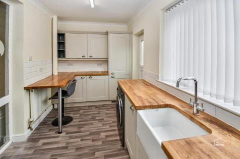 Kitchen 1.jpg