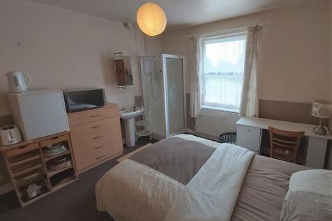 Studio-Bedsit