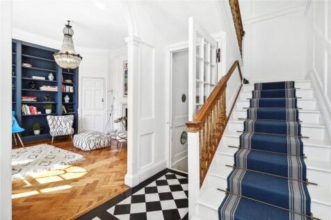 Staircase/Hallway