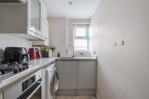 1370212-5-68f89c4...