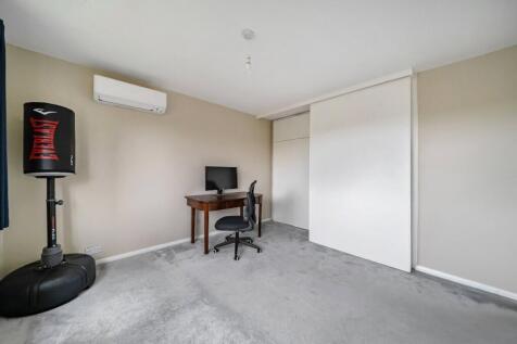 1375296-12-690b58...