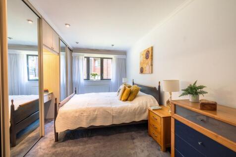 Principle bedroom