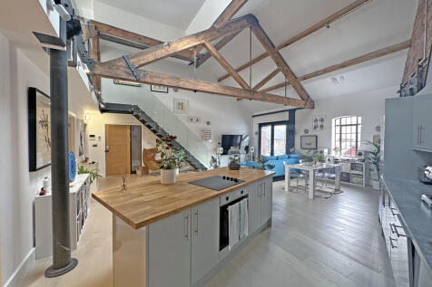 APT 7 KITCHEN LIV...