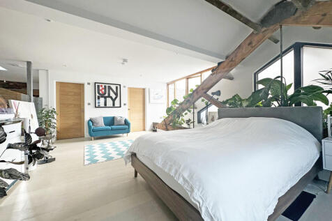 APT 7 MEZZANINE B...
