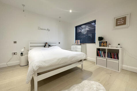 APT 7 BEDROOM