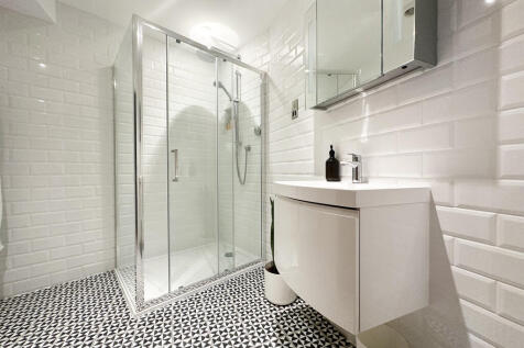 APT 7 ENSUITE SHO...