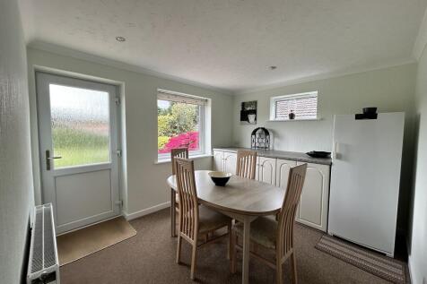 Dining room.