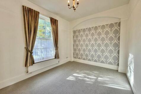 DB0FD2E2-7ACA-427...