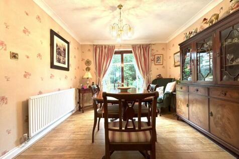 Dining Room.jpg