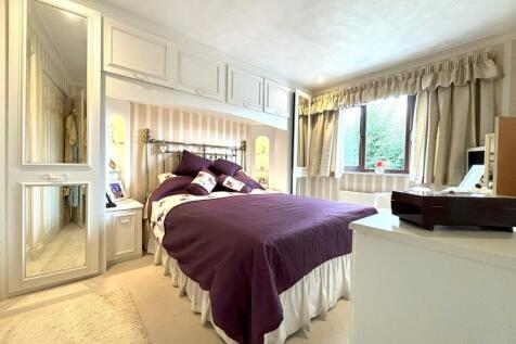 Bed 1a.jpg