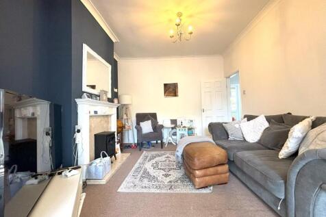 Living Room 2.jpg