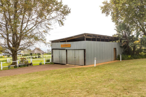 Shed/Could be converted to stables