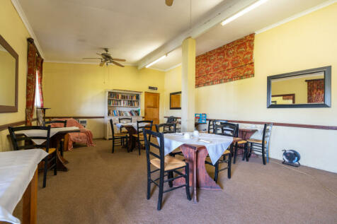 Guests dining room