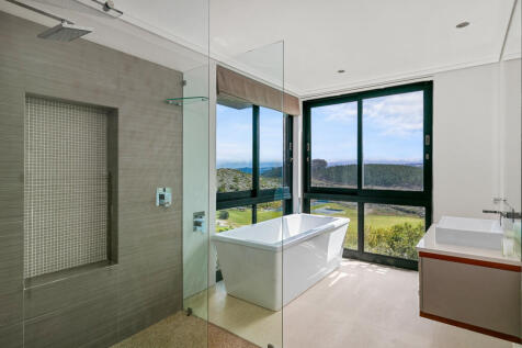 Huge shower with outside shower