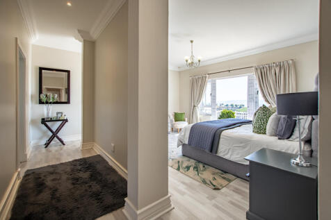 Entrance to the main en-suite