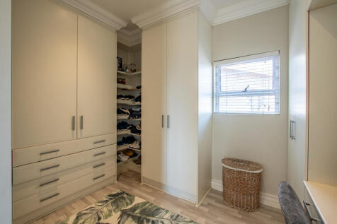 walk in closet