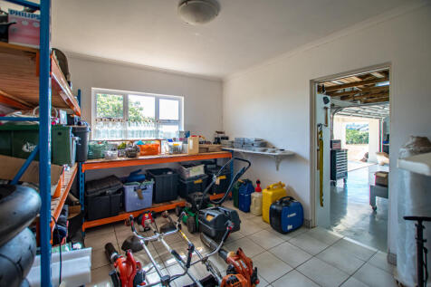 Storage space within workshop