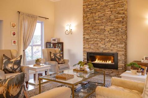 Spacious and free flowing formal lounge