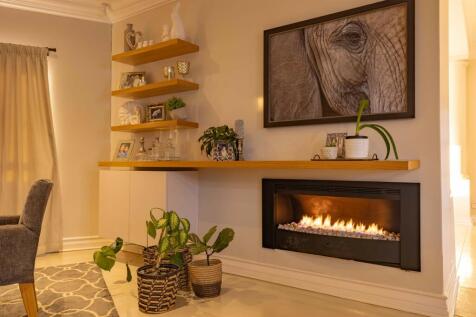 Fireplace in the diningroom