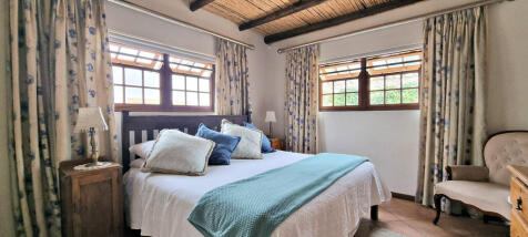 MAIN BEDROOM