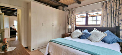 MAIN BEDROOM