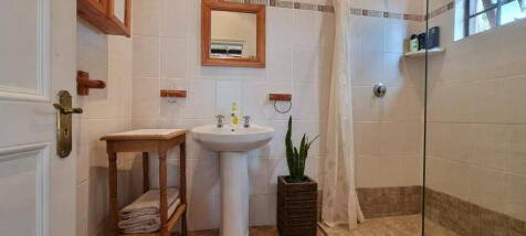 2ND BEDROOM:  EN-SUITE BATHROOM