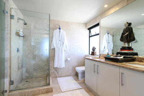 Main En-Suite