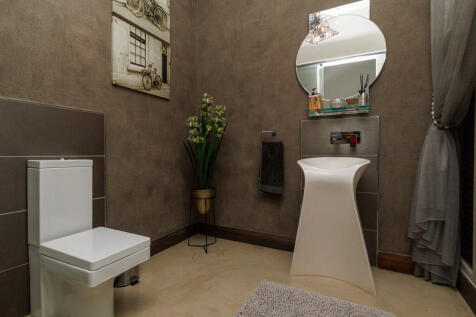 Guest toilet