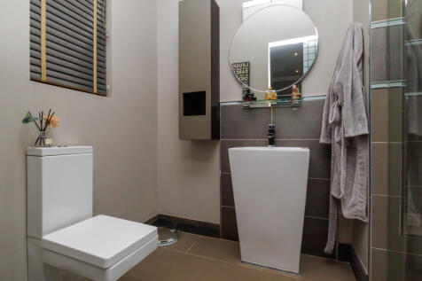 Bedroom 4 En-Suite Bathroom