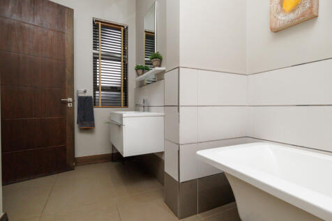 5th En-Suite Bathroom