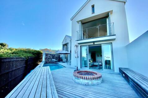 Pool - Braai Pit area