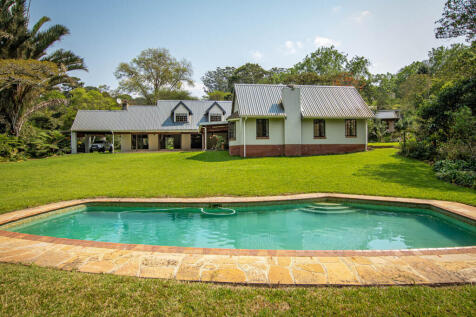 Sparkling swimming pool for those hot summer days