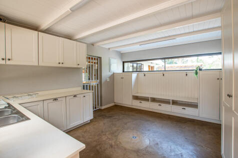 Separate scullery and laundry