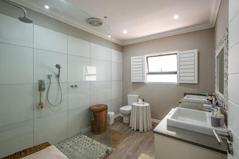 Cottage - ensuite bathroom