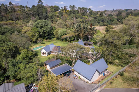 Beautiful property nestled in the Everton conservancy