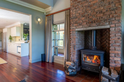 warm  cosy ...