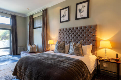 Spacious bedroom